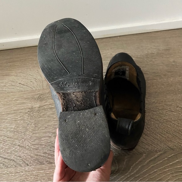 Authentic Frye Chelsea Boots - Picture 5 of 6